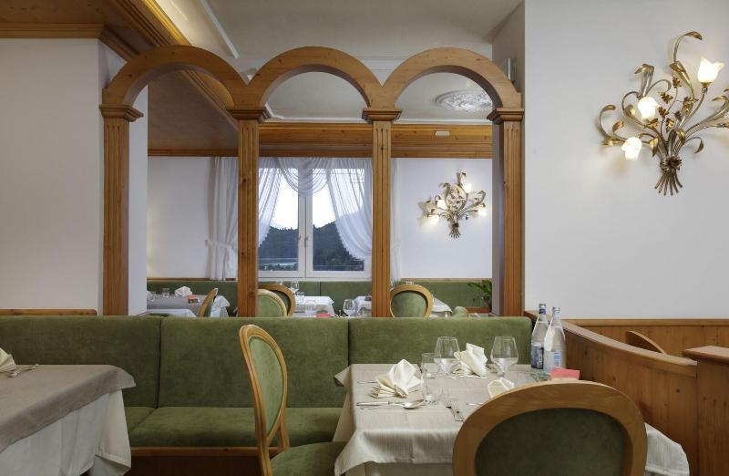 Hotel Olympia Molveno Exterior photo