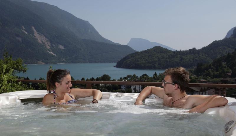 Hotel Olympia Molveno Exterior photo