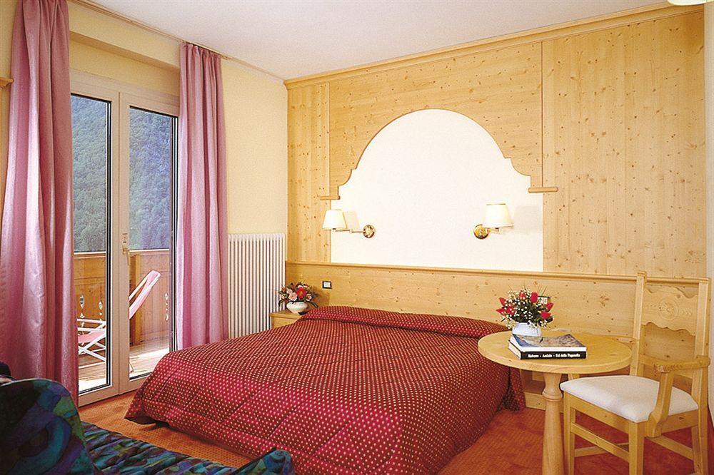 Hotel Olympia Molveno Exterior photo