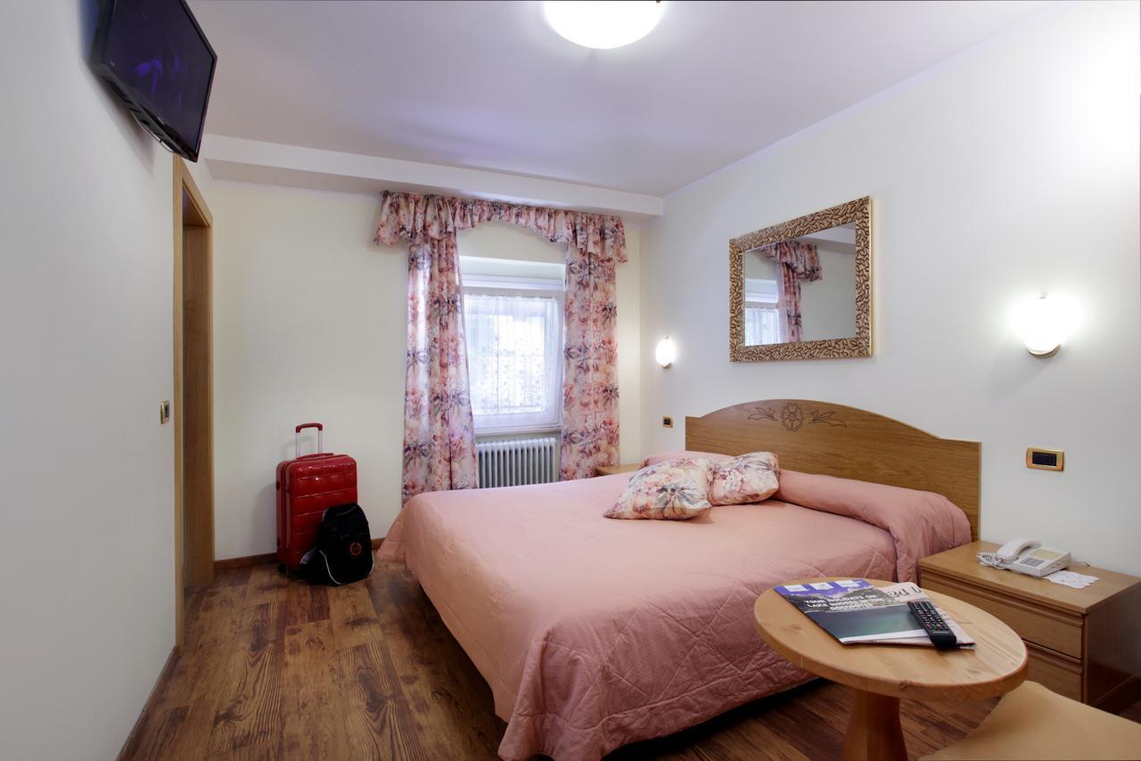 Hotel Olympia Molveno Exterior photo